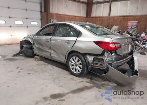 2015 Subaru Legacy 2.5I Premium z USA, uszkodzony, nr VIN 4S3BNAC61F3057640